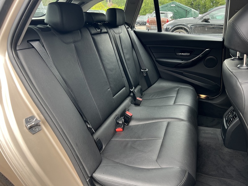 BMW 3 Series 320D Luxury Touring - U12217
