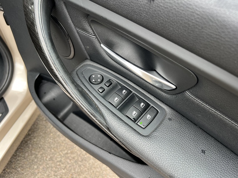 BMW 3 Series 320D Luxury Touring - U12217