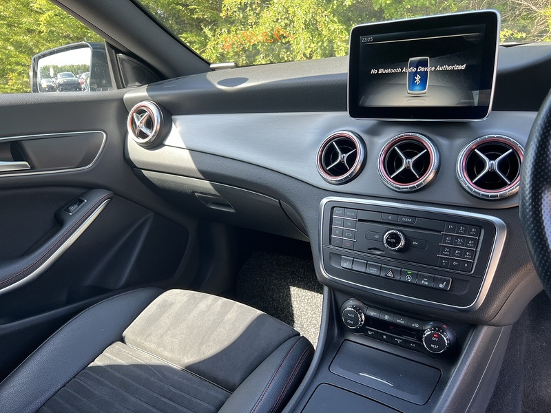 Mercedes-Benz Cla Cla 180 Amg Line Premium - U12219