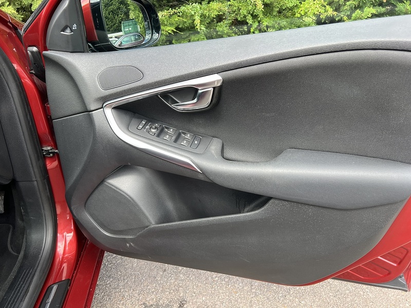 Volvo V40 T4 Se Lux Nav - U12220