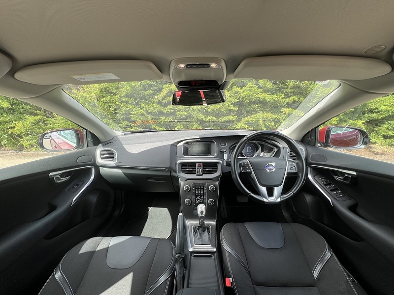Volvo V40 T4 Se Lux Nav - U12220