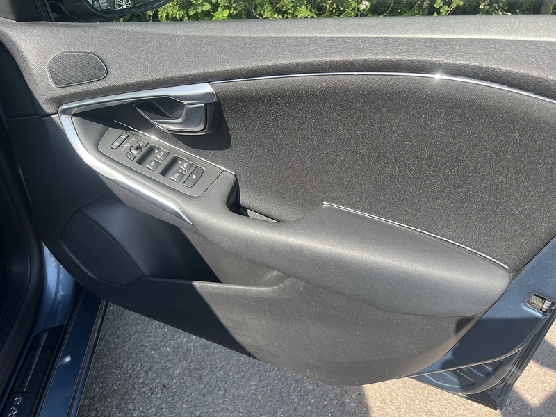 Volvo V40 T4 Se Lux Nav - U12221