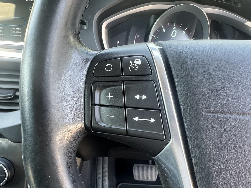 Volvo V40 T4 Se Lux Nav - U12221