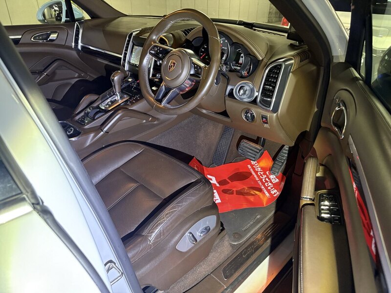 Porsche Cayenne V6 - U12223