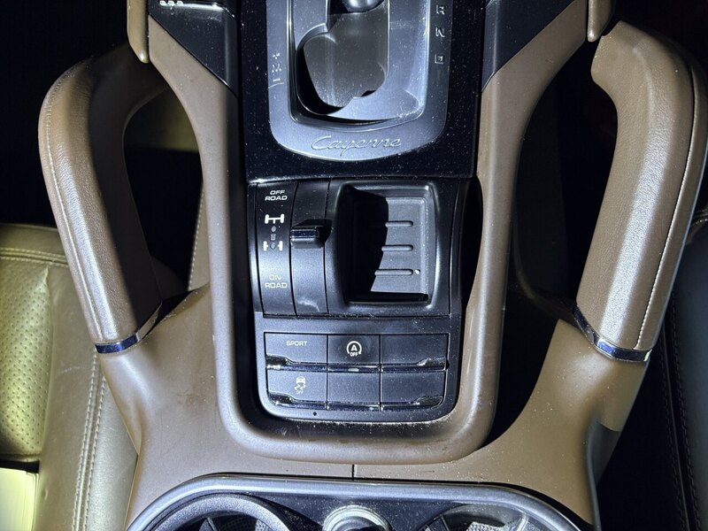 Porsche Cayenne V6 - U12223