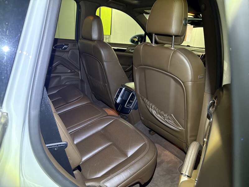 Porsche Cayenne V6 - U12223