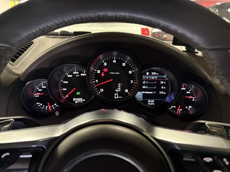 Porsche Cayenne V6 - U12223