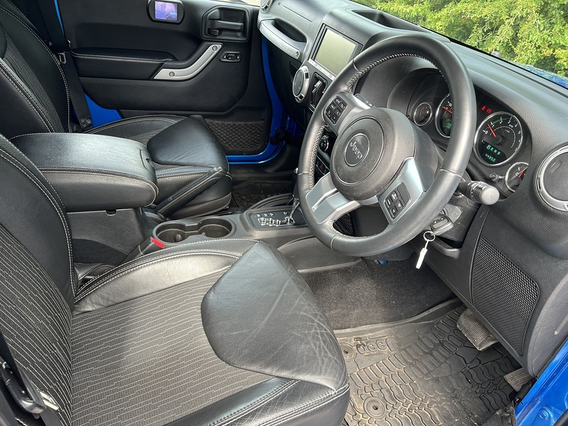 Jeep Wrangler V6 Sahara - U12234