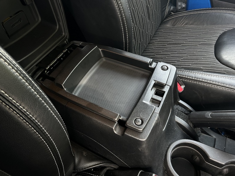 Jeep Wrangler V6 Sahara - U12234