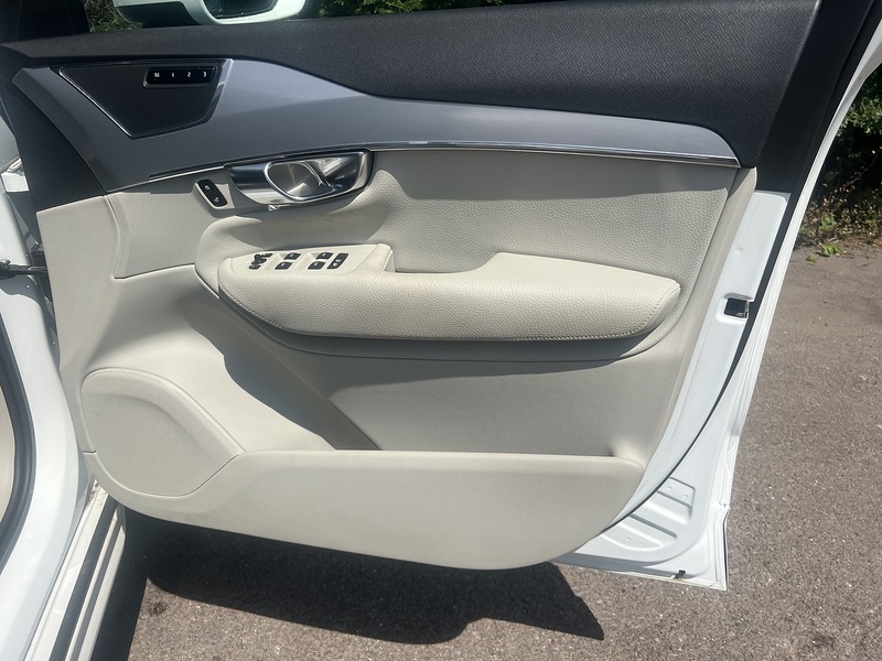 Volvo Xc90 T5 Momentum Pro Awd - U12236