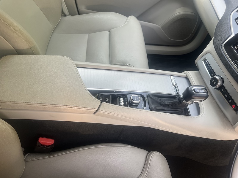 Volvo Xc90 T5 Momentum Pro Awd - U12236