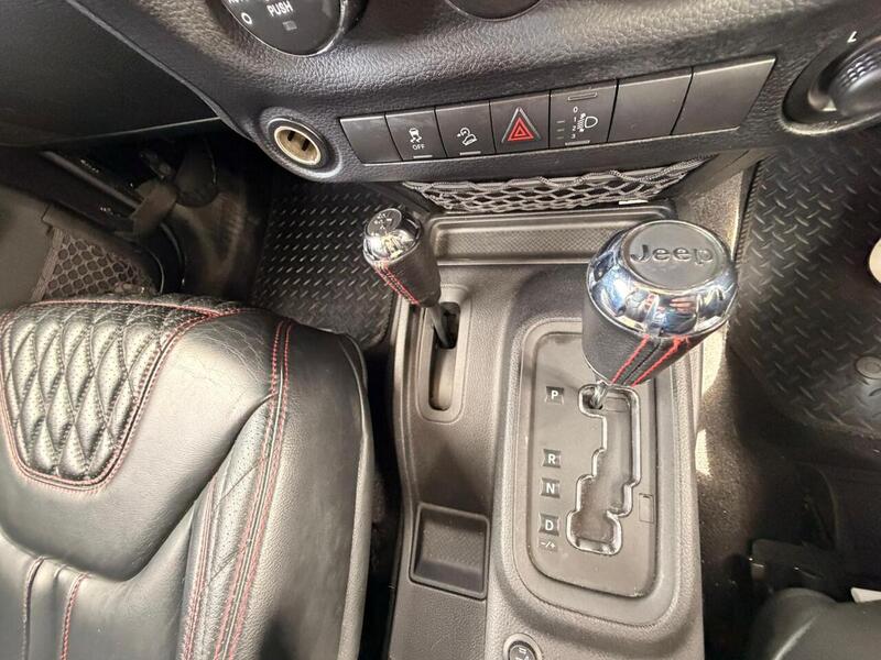 Jeep Wrangler CRD Sahara - U12253