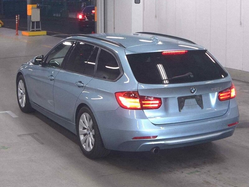 BMW 3 Series 320D Modern Touring - U12254