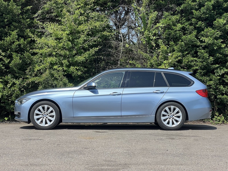 BMW 3 Series 320D Modern Touring - U12254