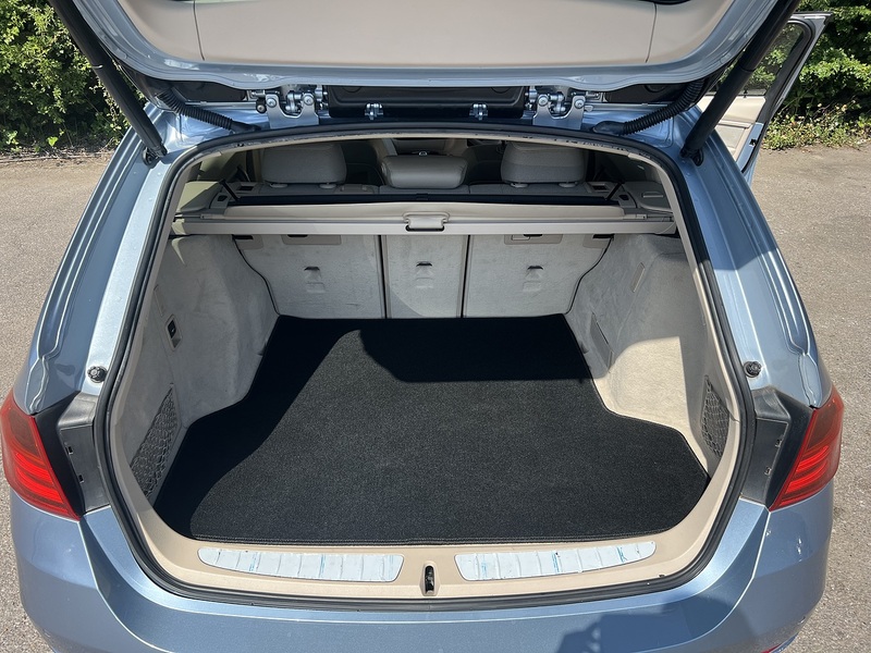 BMW 3 Series 320D Modern Touring - U12254