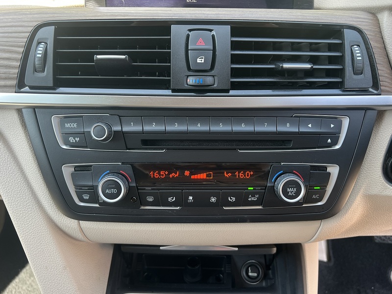 BMW 3 Series 320D Modern Touring - U12254