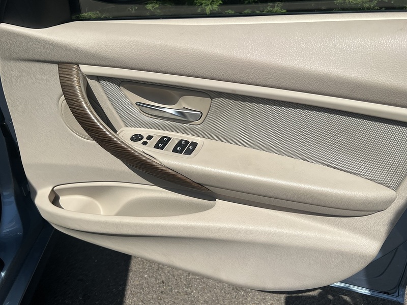 BMW 3 Series 320D Modern Touring - U12254