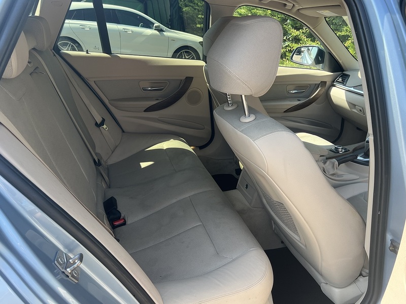 BMW 3 Series 320D Modern Touring - U12254