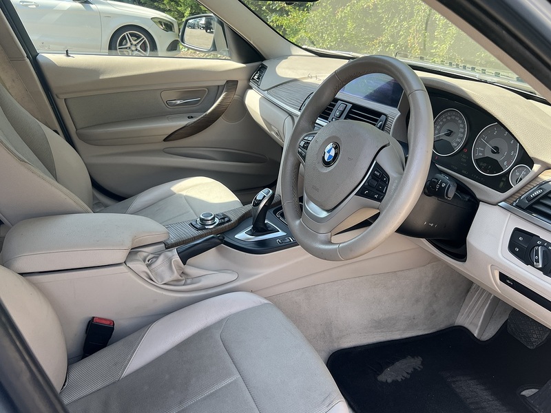 BMW 3 Series 320D Modern Touring - U12254