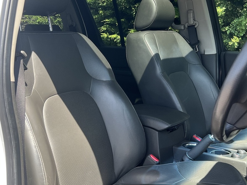 Nissan Pathfinder dCi Tekna - U12258