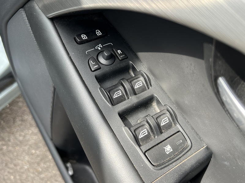 Volvo V70 T5 Se Lux - U12265