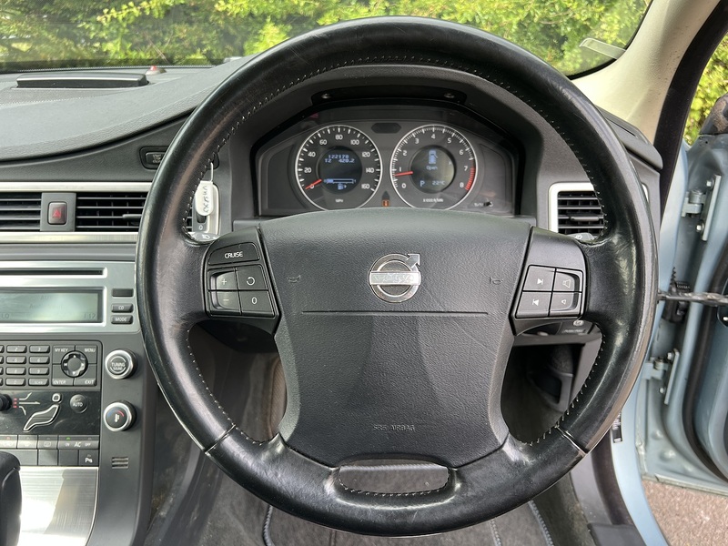 Volvo V70 T5 Se Lux - U12265