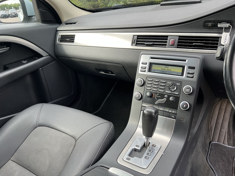 Volvo V70 T5 Se Lux - U12265