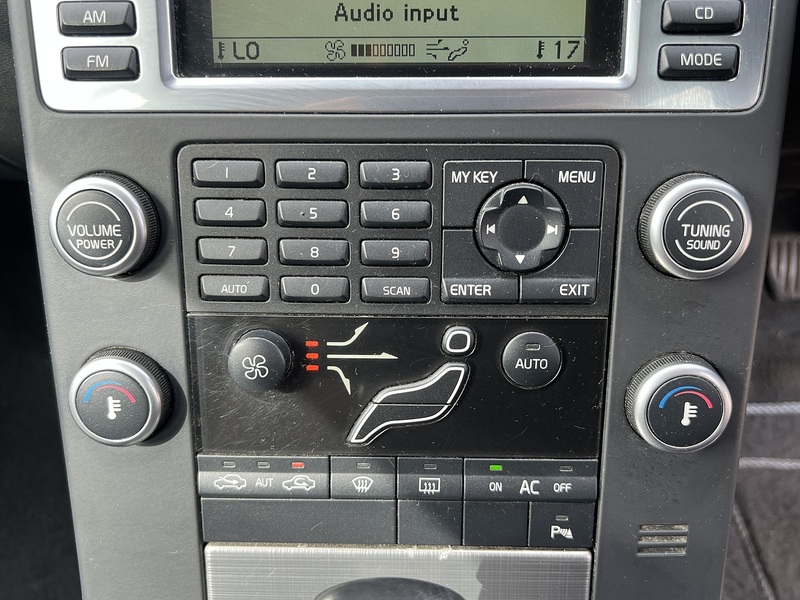 Volvo V70 T5 Se Lux - U12265
