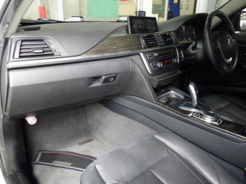 BMW 3 Series 320D Luxury Touring - U12266