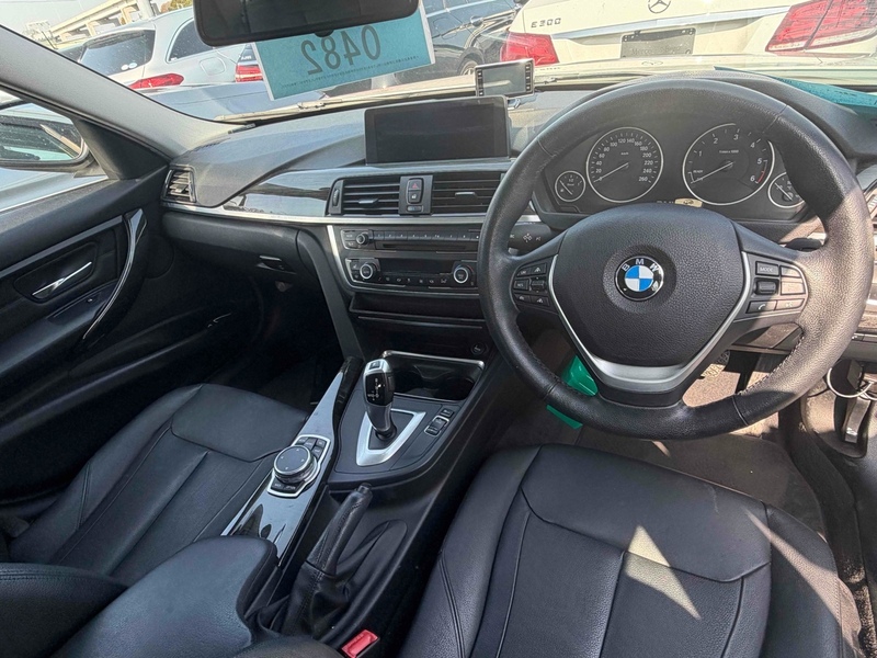 BMW 3 Series 320D Luxury Touring - U12266