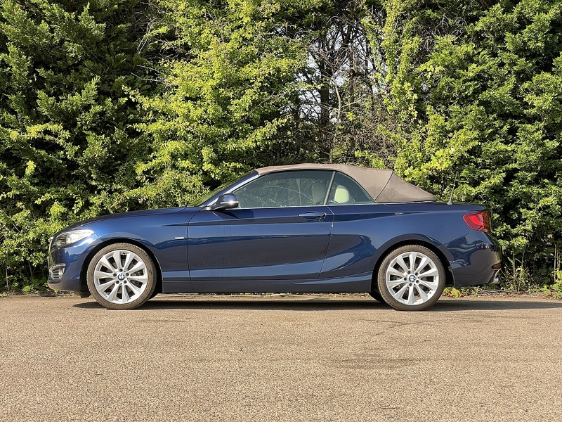 BMW 2 Series 220I Luxury - U12267