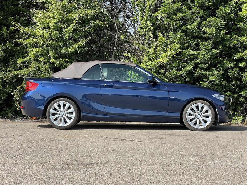 BMW 2 Series 220I Luxury - U12267