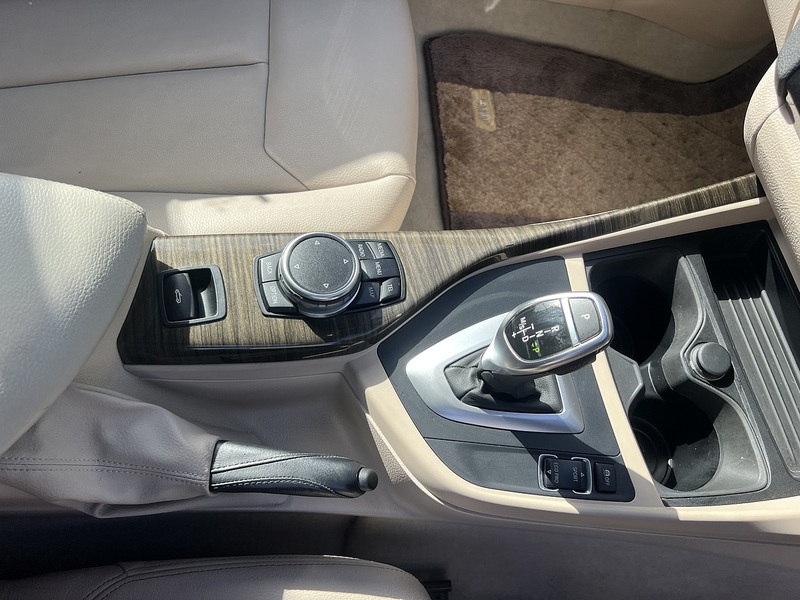 BMW 2 Series 220I Luxury - U12267