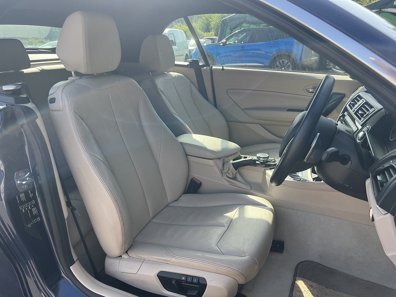 BMW 2 Series 220I Luxury - U12267