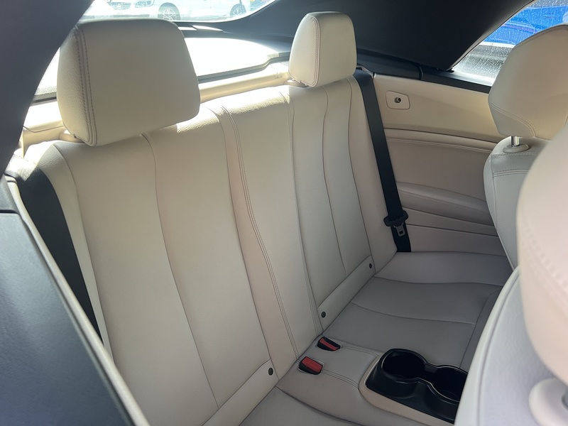 BMW 2 Series 220I Luxury - U12267