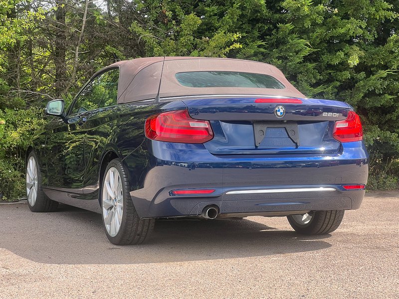 BMW 2 Series 220I Luxury - U12267