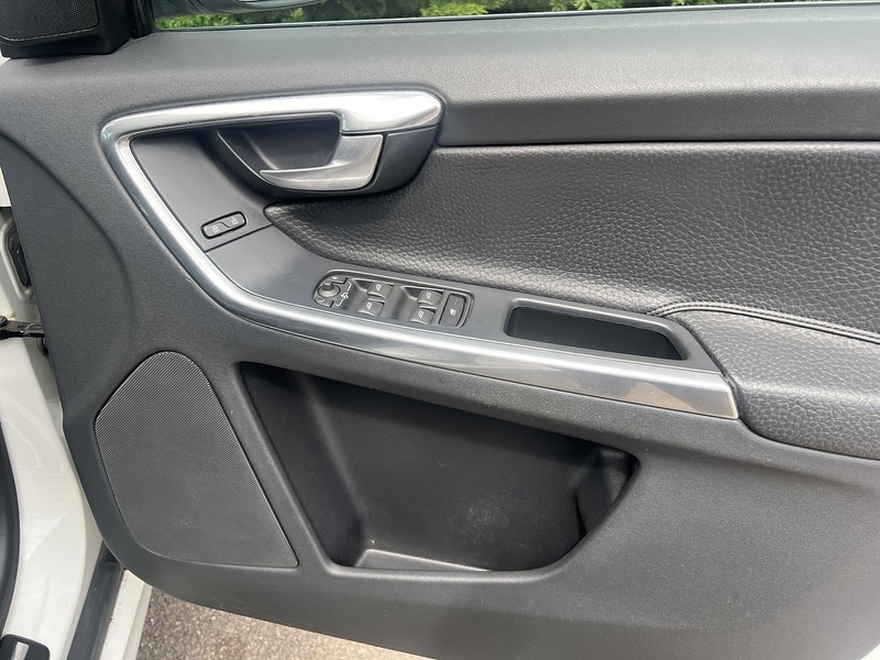 Volvo Xc60 T5 Se Lux Nav - U12274