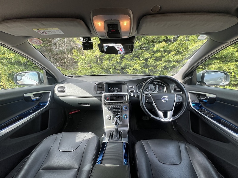Volvo V60 T4 Se Lux Nav - U12284