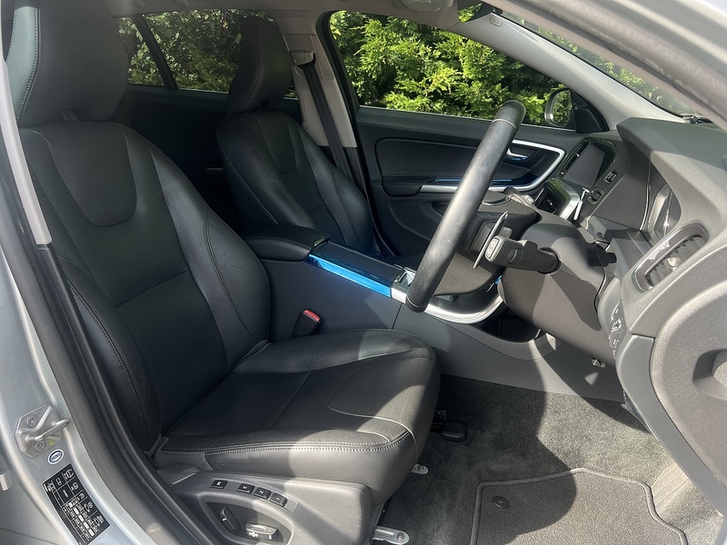 Volvo V60 T4 Se Lux Nav - U12284