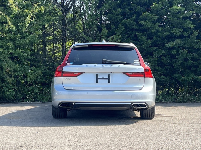 Volvo V90 T5 Momentum Pro - U12288