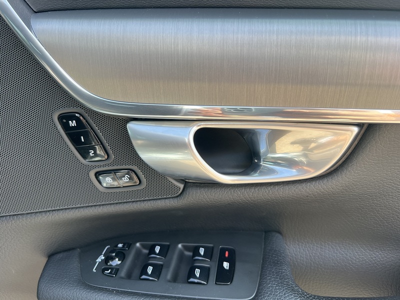 Volvo V90 T5 Momentum Pro - U12288