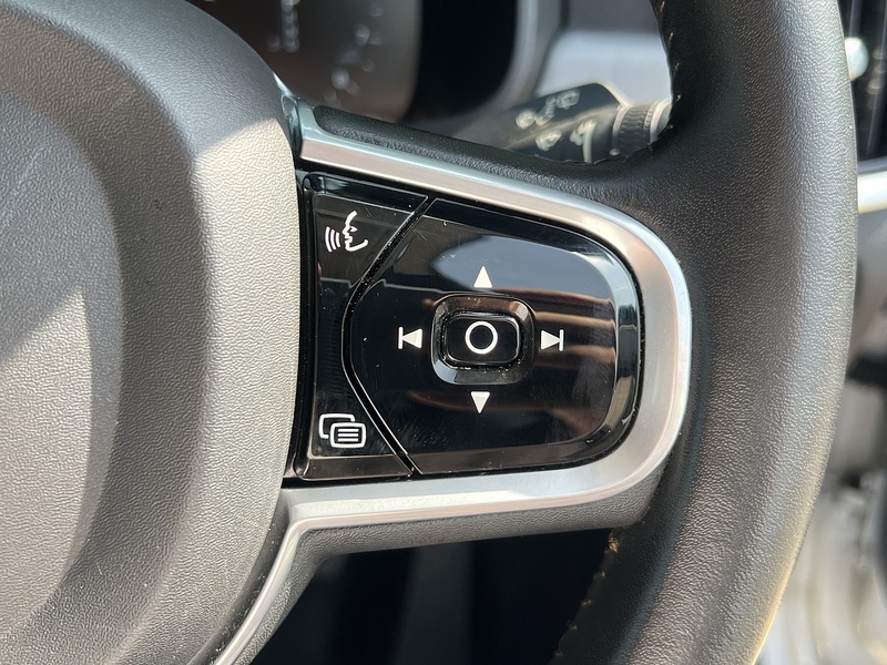 Volvo V90 T5 Momentum Pro - U12288