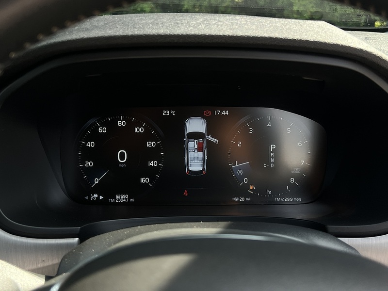 Volvo V90 T5 Momentum Pro - U12288