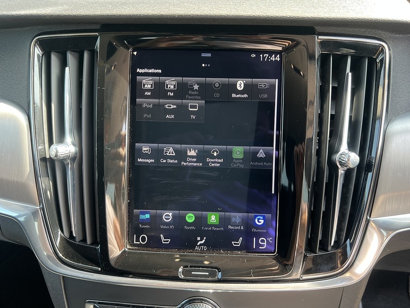 Volvo V90 T5 Momentum Pro - U12288