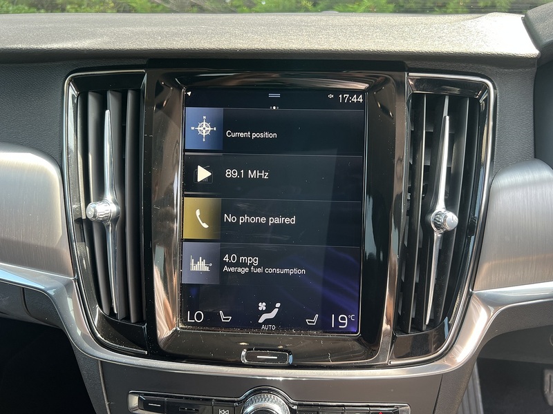 Volvo V90 T5 Momentum Pro - U12288