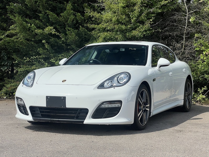 Porsche Panamera V6 - U12293