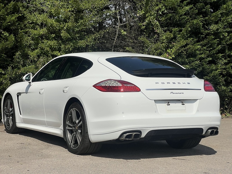 Porsche Panamera V6 - U12293