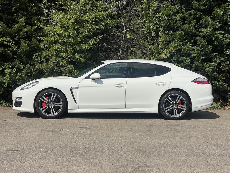 Porsche Panamera V6 - U12293