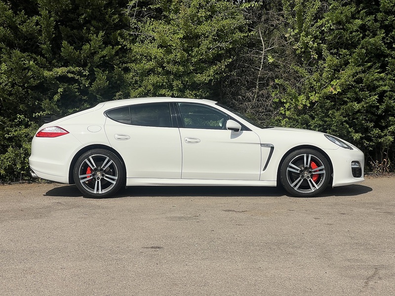 Porsche Panamera V6 - U12293