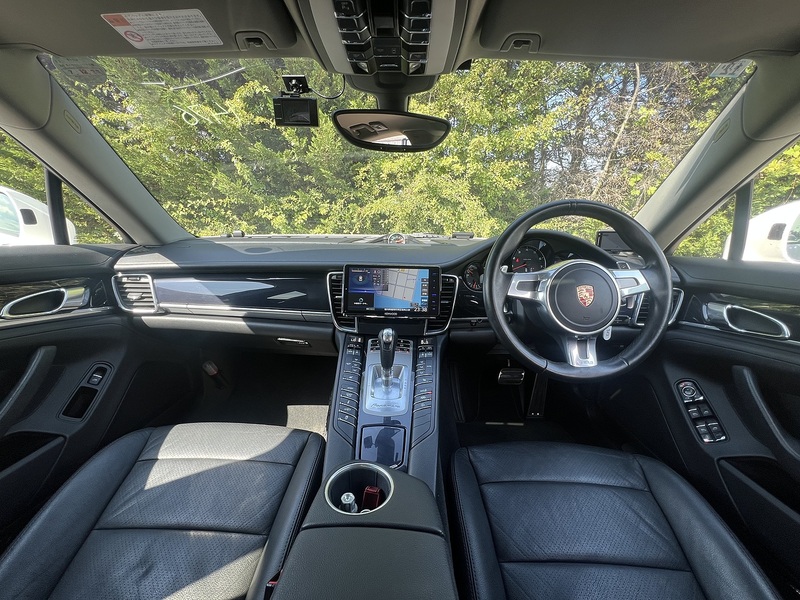 Porsche Panamera V6 - U12293